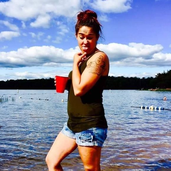 Meet your Posher, Amanda - Picture 1 of 1